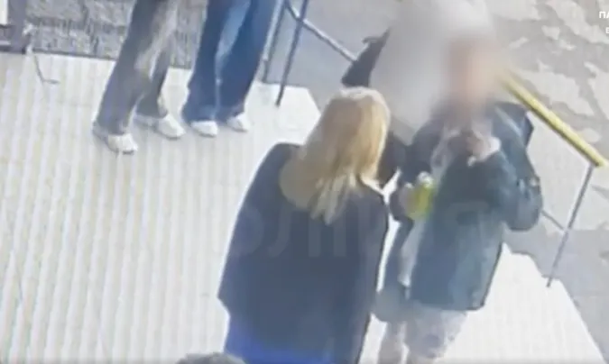 У Луцьку біля школи затримали п'янючого чоловіка (відео)