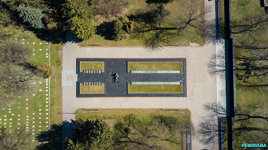 День пам’яті і примирення: показали меморіальний комплекс Луцька з висоти (фото)