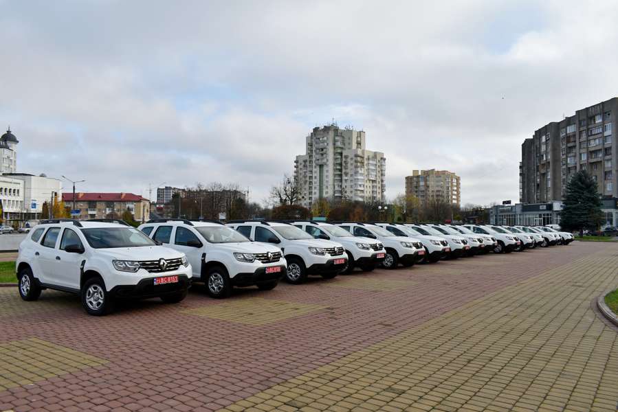 Волинські медики отримали 40 нових автомобілів