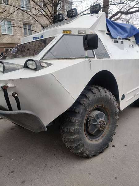 Власник бронеавтомобіля у Миколаєві передав його на захист міста (фото)