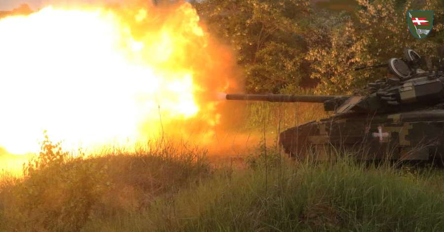 Жах для ворога: «князівські» велети-танкісти палять окупантів (фото)