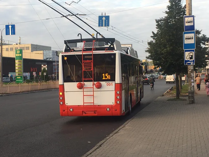 На вулиці Луцька виїхали нові тролейбуси (фото, відео)