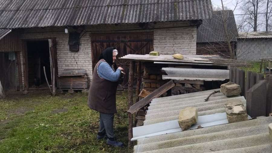 У батьківській хаті на Волині живе 71-річна пенсіонерка з Білорусі
