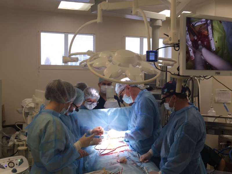 Зупинили серце на 5 годин: медики у Дніпрі провели унікальну операцію
