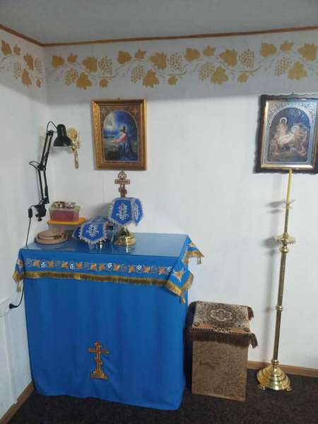 На Волині громада «московського патріархату» після «вигнання» облаштувала собі храм (фото)