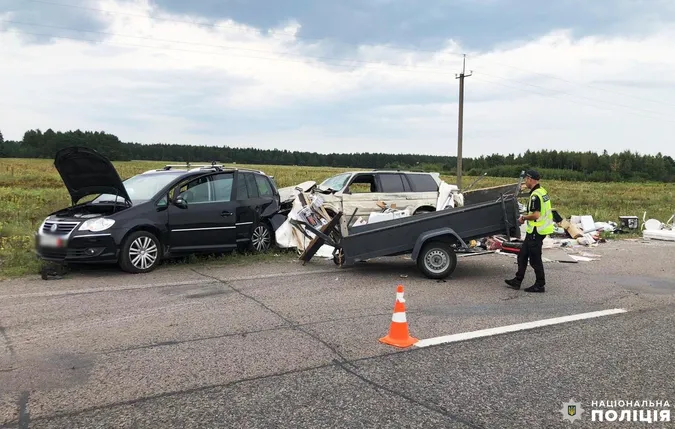 Моторошна аварія на трасі Київ – Ковель – Ягодин: постраждало десятеро людей (фото)