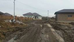 Через будівництво в Липинах вулиці Луцька перетворились на болото (фото)