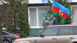У Луцьку влаштували автопробіг під азербайджанськими прапорами (відео)
