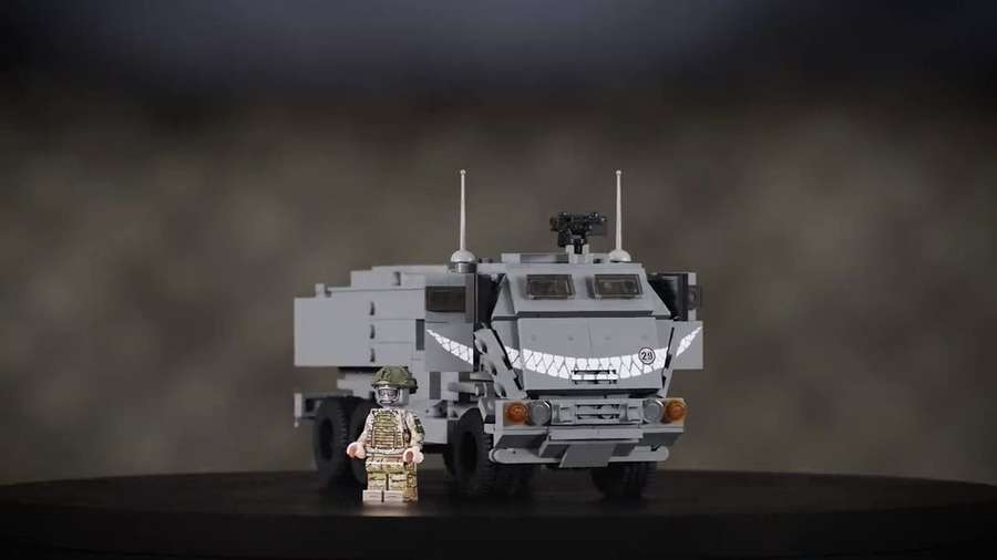 LEGO випустила модель HIMARS із фігуркою солдата ЗСУ