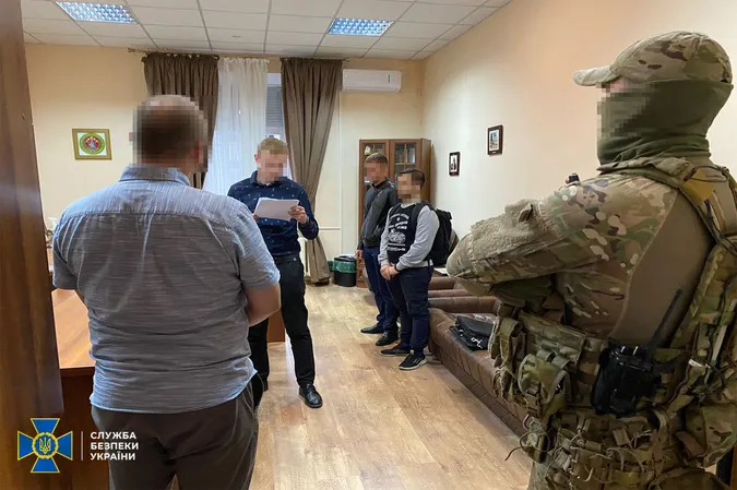 Вимагали «данину» у контрабандистів: на Волині затримали прикордонників