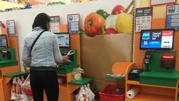 Тенденція триває: луцькі супермаркети роблять «касирами» комп’ютери (ФОТОФАКТ)