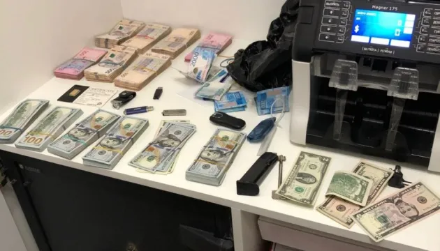 СБУ викрила масштабну схему відмивання коштів через Darknet (фото)