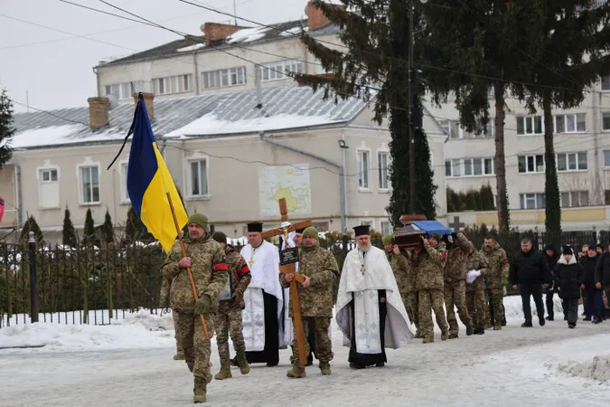 У Луцьку попрощалися із воїном Дмитром Бобровським (фото)