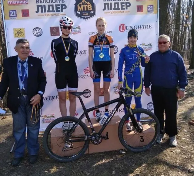 Луцькі велосипедистки привезли 12 медалей з чемпіонату України (фото)