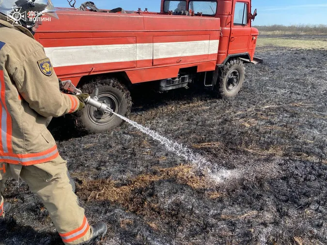 На Волині через паліїв загорілося торфовище