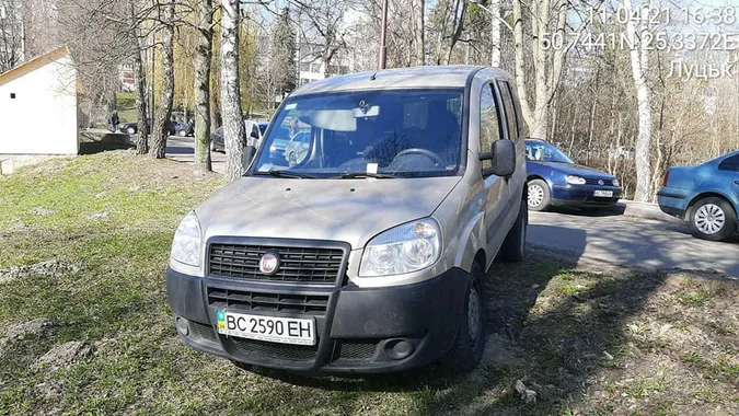 Усіх автохамів у луцькому парку притягнули до адмінвідповідальності (фото)