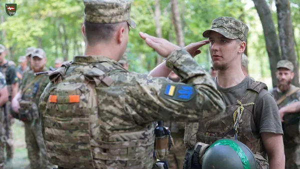 В День прапора бійцям 14 ОМБр вручили нагороди (фото)