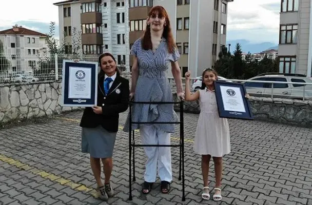 Найвища жінка на планеті знову б'є рекорди