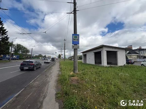 Недобудована споруда на вулиці Рівненській, 154 (поруч з готелем «Околиця») у Луцьку