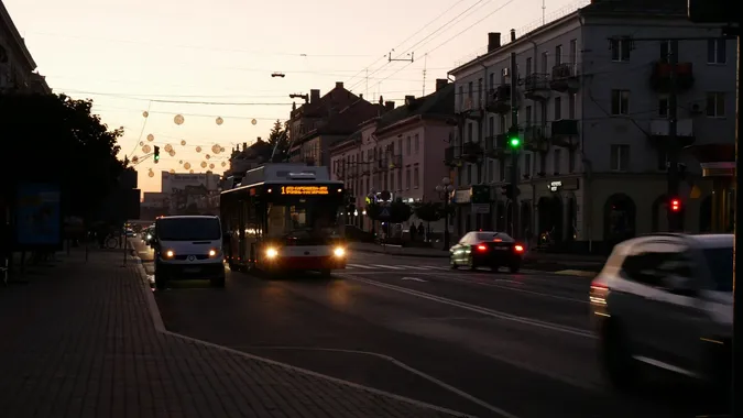 У Луцьку призупинять рух транспорту проспектом Волі