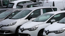 Бюджетні Renault на луцькому авторинку: асортимент та ціни (відео)