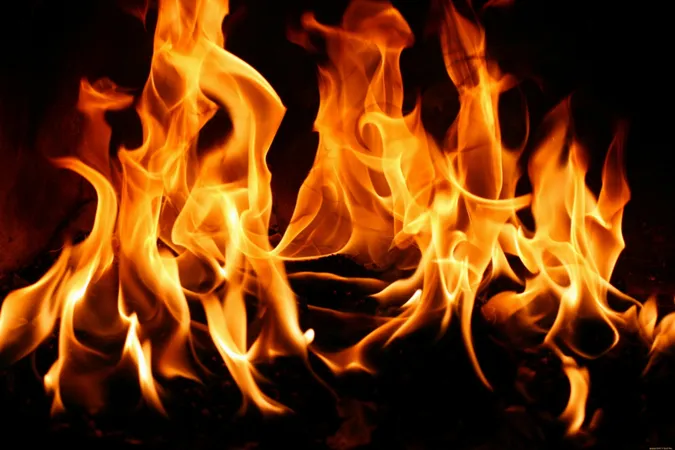 Поліція шукає очевидців підпалу авто депутата Луцькради