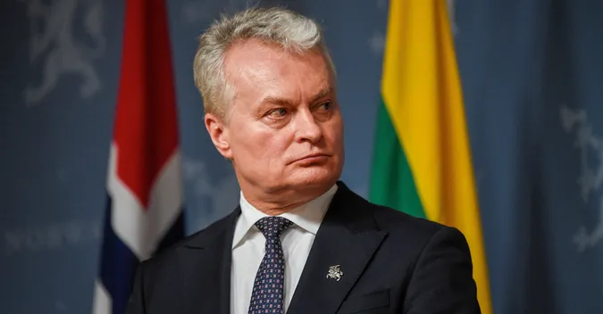 Корупція в Україні впливає на постачання зброї, – президент Литви