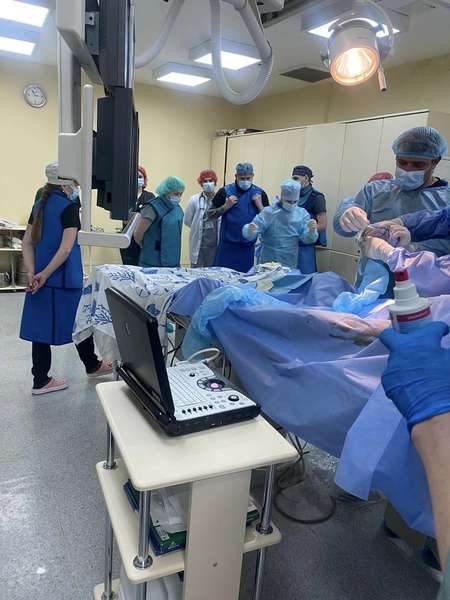 Підключили апарат VA-ECMO: у Луцьку врятували чоловіка з гострим інфарктом