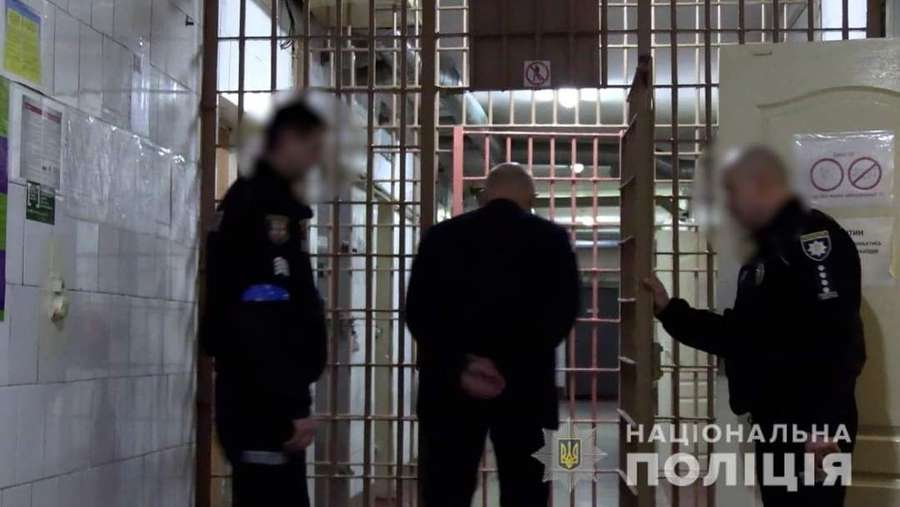 За стрільбу з автомата затримали мера Немирова (фото, відео)