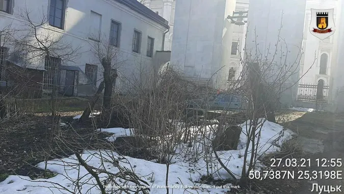 У Луцьку через захаращений двір у Старому місті планують водити туристів (фото)