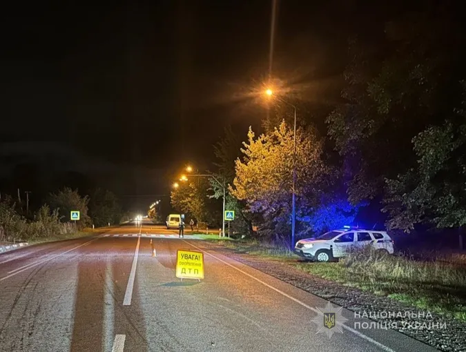 Біля Луцька на пішохідному переході бус збив пенсіонерку