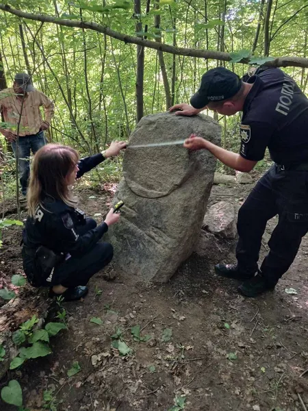 Загадкова каменюка з Житомирщини виявилась тисячолітнім артефактом