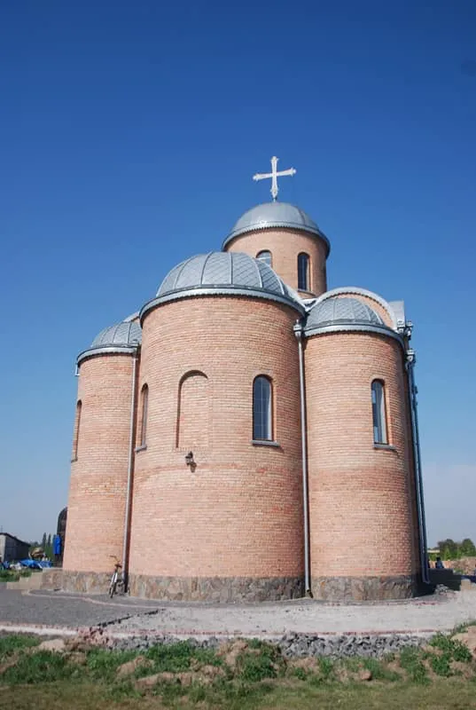 Під Луцьком живий ланцюг з вірян обох конфесій з'єднає храми ПЦУ та УПЦ МП