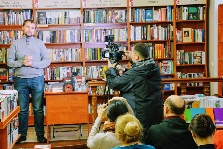 Презентація книги Володимира В'ятровича в луцькій книгарні «Є»