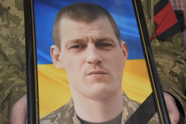 У Луцьку попрощалися з Героями Валентином Кравцем та Максимом Діковим (фото)