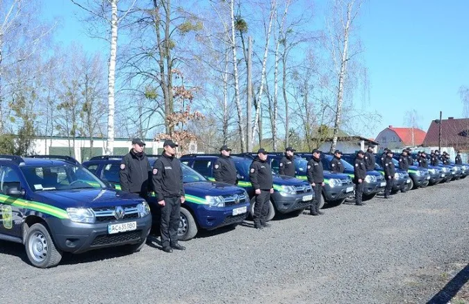 У волинських лісах посилили охорону місць видобутку бурштину (фото)