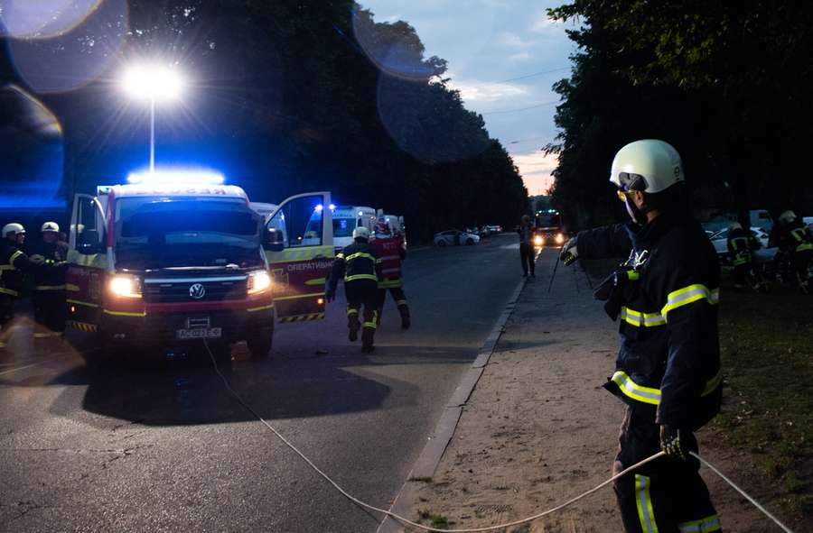 Поліція, пожежні і «швидка»: що коїлося ввечері на Глушець у Луцьку (фото)