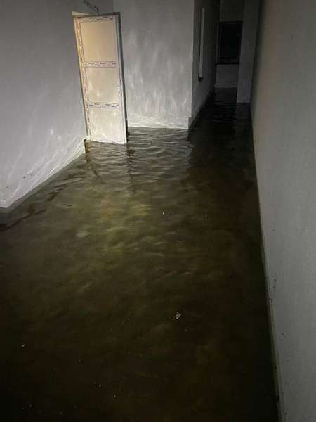 У Луцьку затопило підвал житлового будинку (фото)