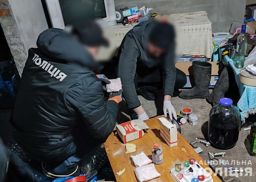 На Волині викрили банду з наркотиками на мільйон гривень (фото, відео)