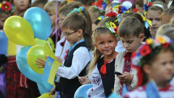Скільки шкіл закрили в Україні за роки незалежності  (інфографіка) 