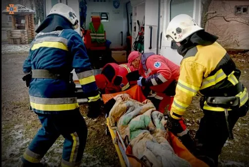 На Волині рятувальники відчинили двері, щоб допомогти хворій пенсіонерці
