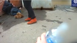 У Луцьку патрульні врятували чоловіка, який мало не помер від алкоголю (відео)