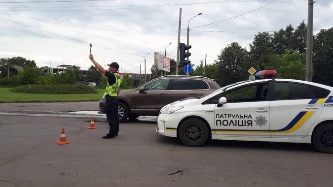 «Я злюча!», – лучани обурені перекриттям вулиць у місті (відео)