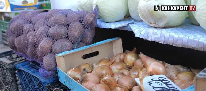 Чи здорожчали цибуля та картопля на ринку Луцька (відео)