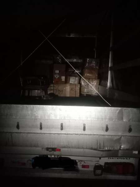 В «Ягодині» у вантажівці знайшли прихований товар на сотні тисяч гривень (фото)