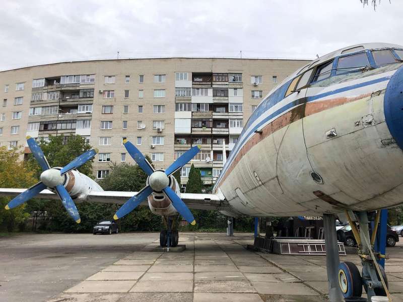 У мережі з'явилися фото найбільшого у Луцьку авіаційного пам'ятника