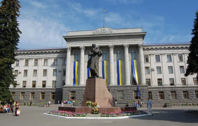 ВНУ та ЛНТУ відновлюють навчання: деталі