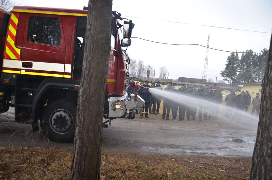 У Шацьку вчилися гасити лісові пожежі (фото)