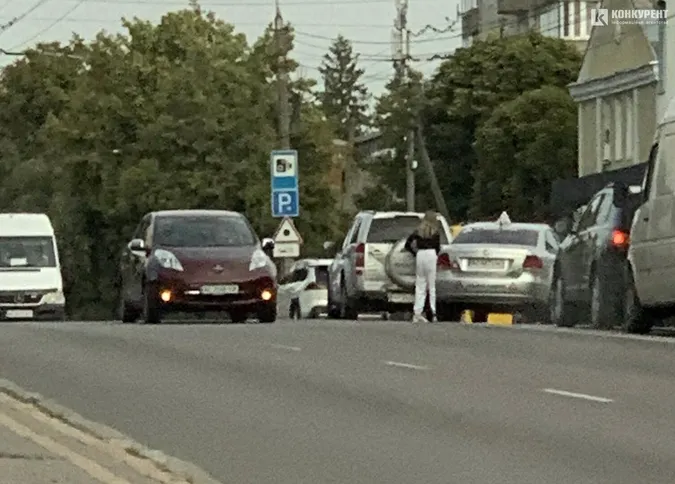 У Луцьку – аварія за участю навчального авто (фото)