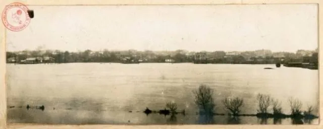 Вода сягала пʼяти метрів: як у ХХ столітті Луцьк опинився під водою (ретрофото)